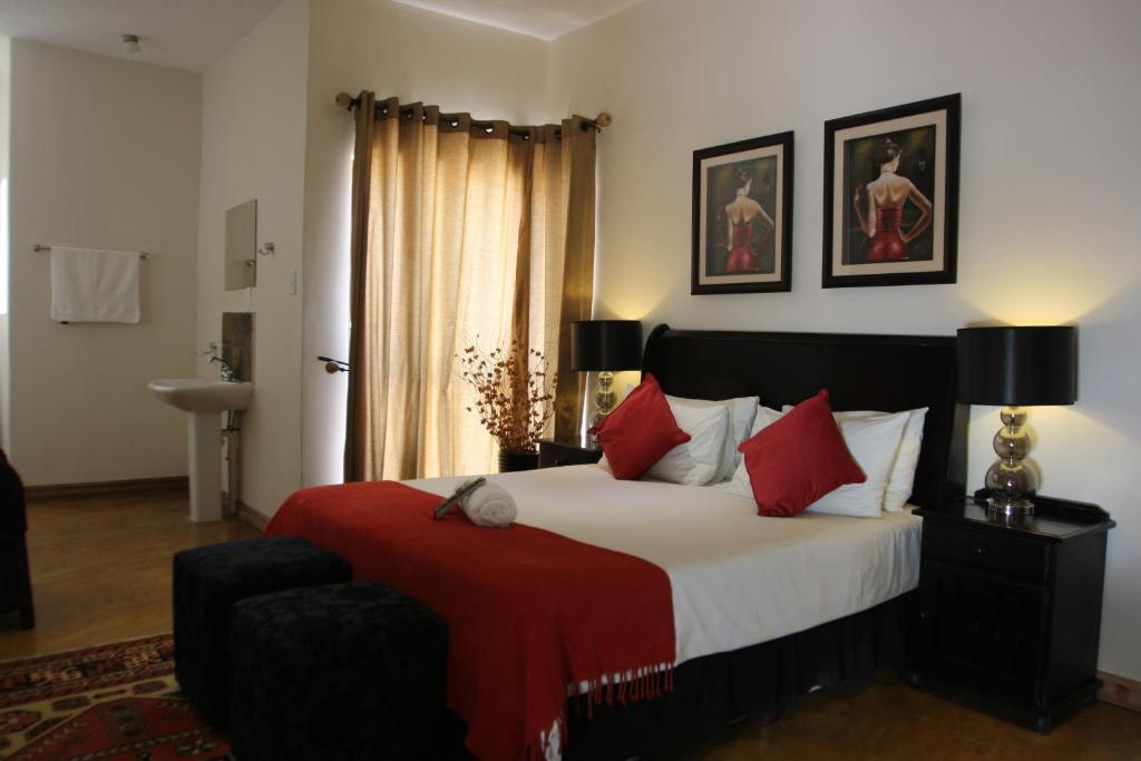Khayalami Hotel - Mbombela Bagian luar foto