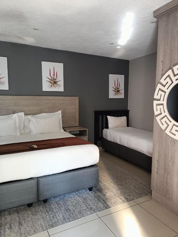 Khayalami Hotel - Mbombela Bagian luar foto
